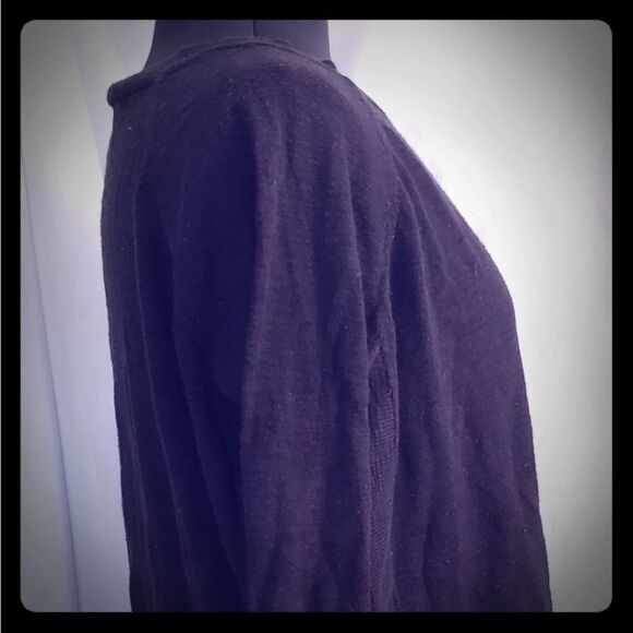 Express high low split side top size small - Picture 4 of 4